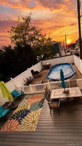 1601 Cross Bay Boulevard, Broad Channel, NY 11693