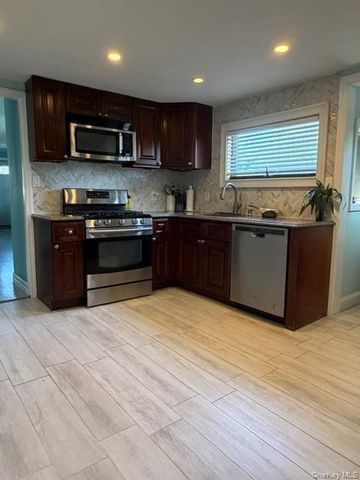 1601 Cross Bay Boulevard, Broad Channel, NY 11693