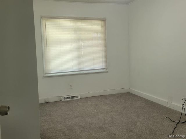 7027 Chalmers Avenue, Warren, MI 48091