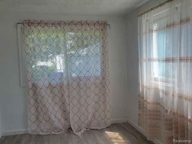 7027 Chalmers Avenue, Warren, MI 48091