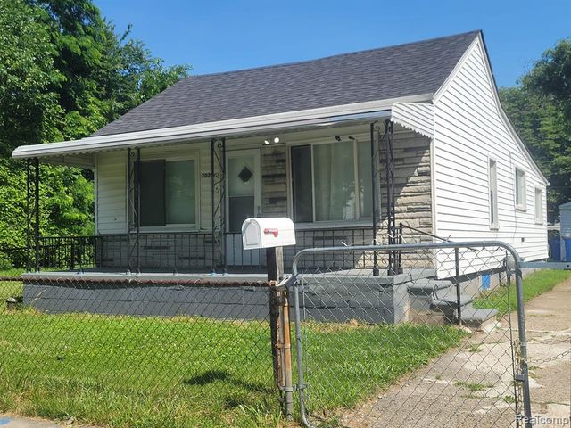 7027 Chalmers Avenue, Warren, MI 48091