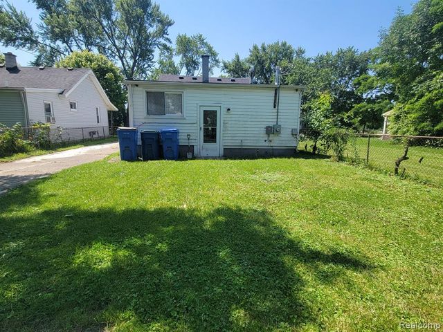 7027 Chalmers Avenue, Warren, MI 48091