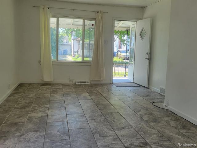 7027 Chalmers Avenue, Warren, MI 48091