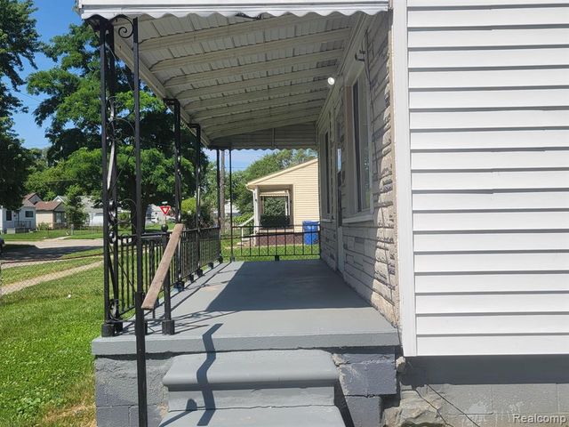 7027 Chalmers Avenue, Warren, MI 48091