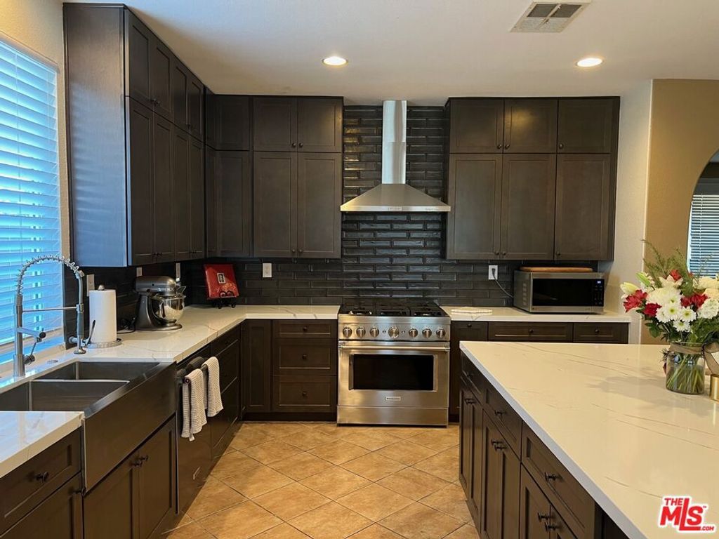 Image 8 of property listing at 12714 Burbank Road, Eastvale, CA 92880