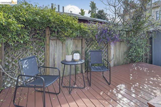 4030 Lusk St, Oakland, CA 94608