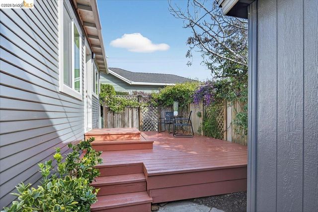 4030 Lusk St, Oakland, CA 94608