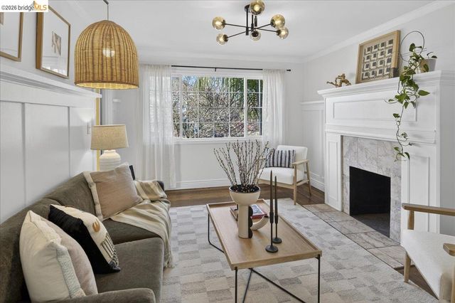 4030 Lusk St, Oakland, CA 94608