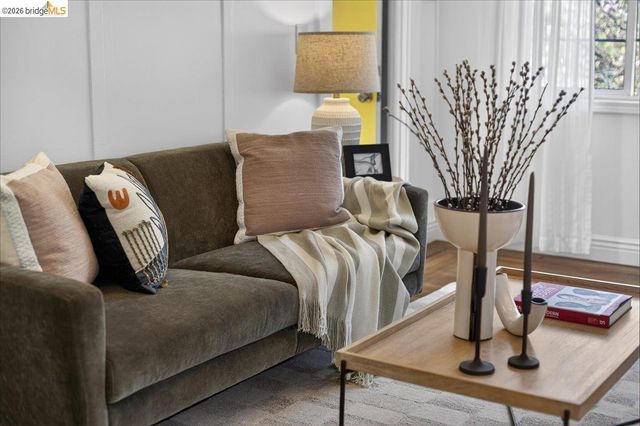 4030 Lusk St, Oakland, CA 94608