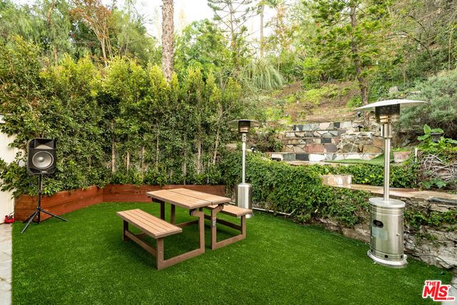 2461 Jupiter Drive, Los Angeles, CA 90046