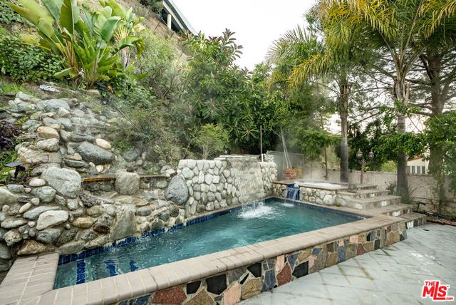 2461 Jupiter Drive, Los Angeles, CA 90046