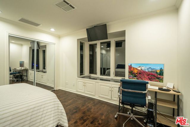 2461 Jupiter Drive, Los Angeles, CA 90046
