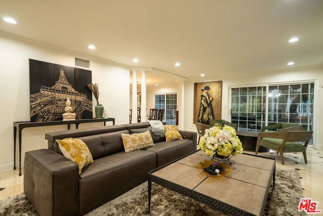 2461 Jupiter Drive, Los Angeles, CA 90046