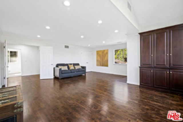2461 Jupiter Drive, Los Angeles, CA 90046