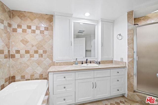 2461 Jupiter Drive, Los Angeles, CA 90046