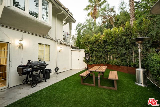 2461 Jupiter Drive, Los Angeles, CA 90046