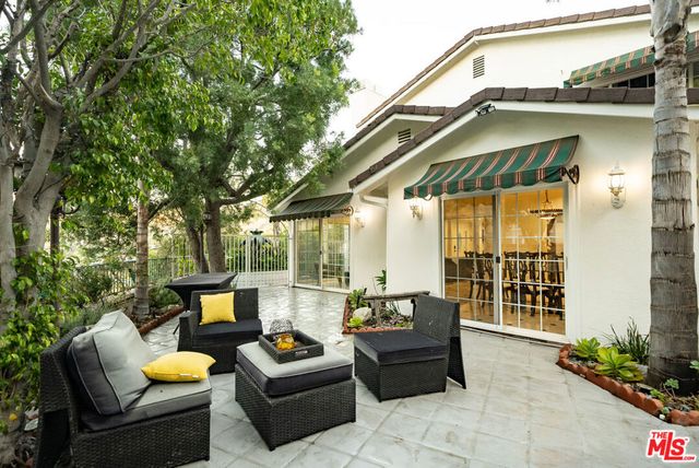 2461 Jupiter Drive, Los Angeles, CA 90046