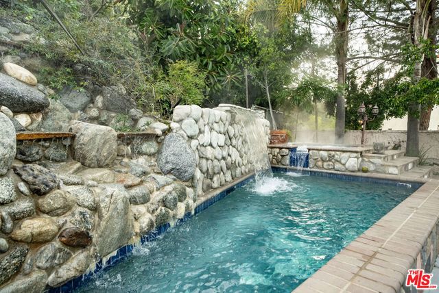 2461 Jupiter Drive, Los Angeles, CA 90046