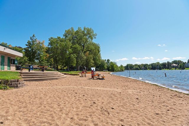 14548 Twin Lakes Circle, Burnsville, MN 55306