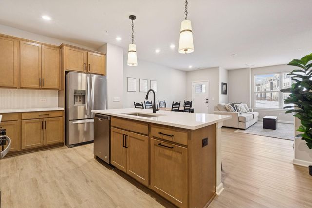 14548 Twin Lakes Circle, Burnsville, MN 55306