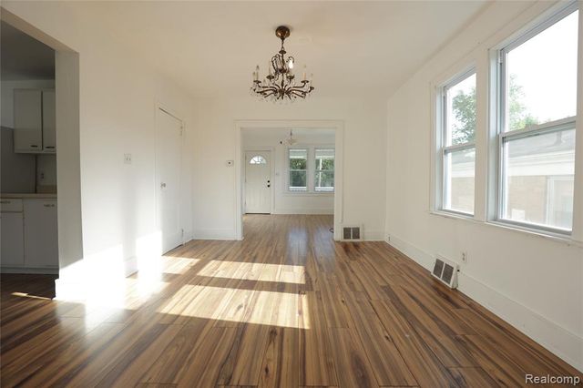 7271 Wiegand, Center Line, MI 48015