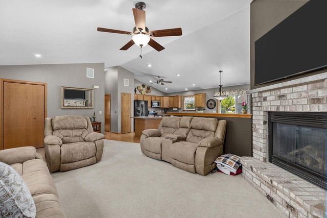464 SWEETFLAG AVENUE, Fond Du Lac, WI 54935