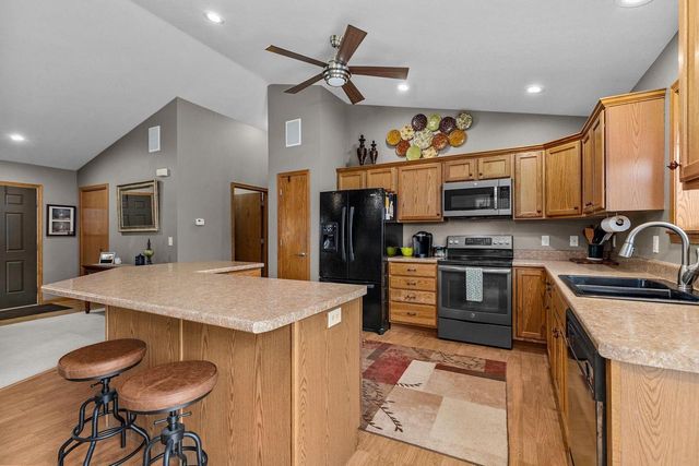 464 SWEETFLAG AVENUE, Fond Du Lac, WI 54935