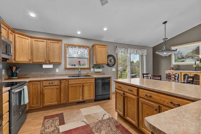 464 SWEETFLAG AVENUE, Fond Du Lac, WI 54935