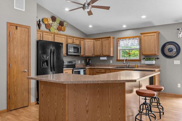 464 SWEETFLAG AVENUE, Fond Du Lac, WI 54935