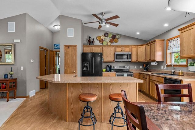464 SWEETFLAG AVENUE, Fond Du Lac, WI 54935