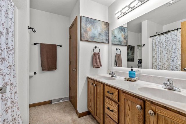 464 SWEETFLAG AVENUE, Fond Du Lac, WI 54935