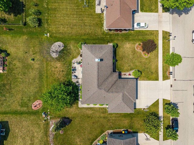 464 SWEETFLAG AVENUE, Fond Du Lac, WI 54935