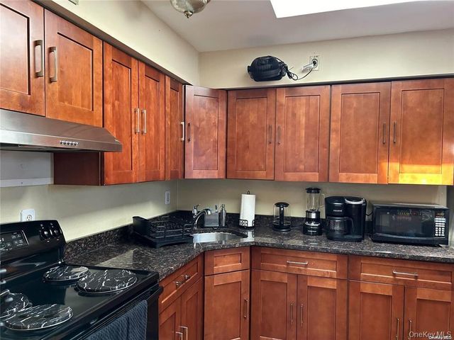 3 Wilson Court, Massapequa, NY 11758