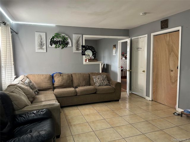 3 Wilson Court, Massapequa, NY 11758