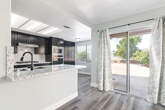 25077 Via Las Lomas, Murrieta, CA 92562