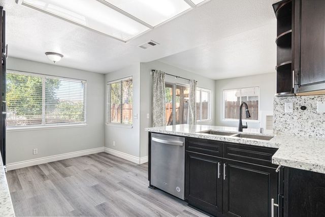 25077 Via Las Lomas, Murrieta, CA 92562