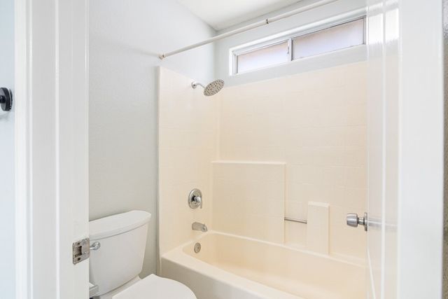 25077 Via Las Lomas, Murrieta, CA 92562