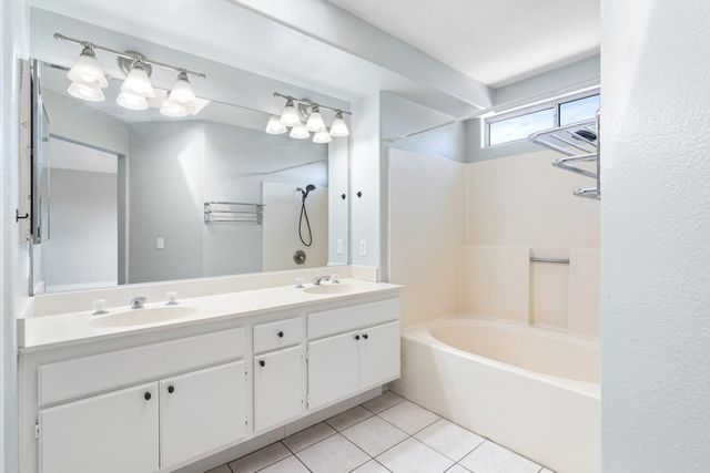 25077 Via Las Lomas, Murrieta, CA 92562