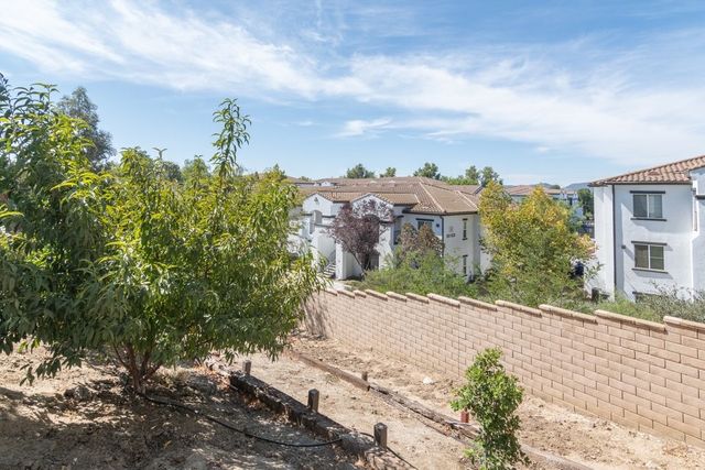 25077 Via Las Lomas, Murrieta, CA 92562
