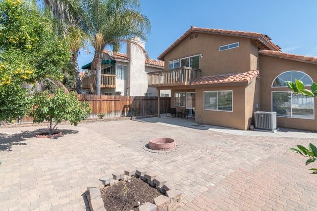 25077 Via Las Lomas, Murrieta, CA 92562