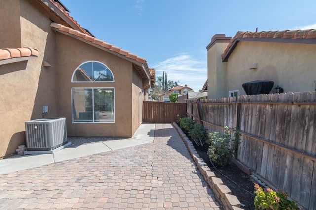 25077 Via Las Lomas, Murrieta, CA 92562