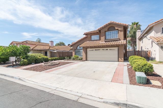 25077 Via Las Lomas, Murrieta, CA 92562