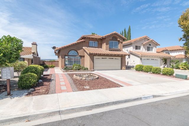 25077 Via Las Lomas, Murrieta, CA 92562