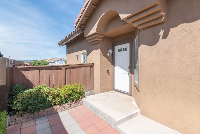 25077 Via Las Lomas, Murrieta, CA 92562