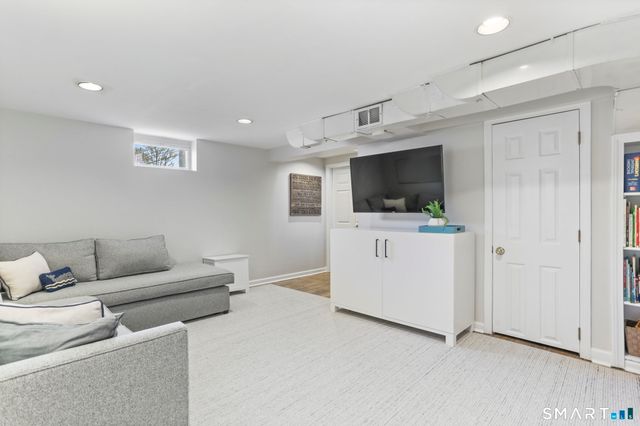 126 Ann Street, Fairfield, CT 06824