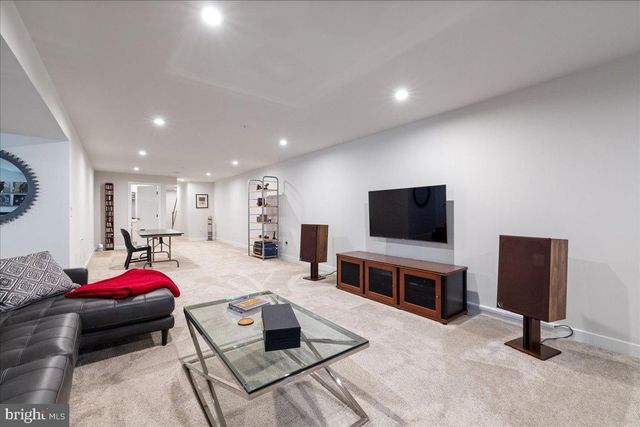 34 GRIFFIN WAY, Yardley, PA 19067