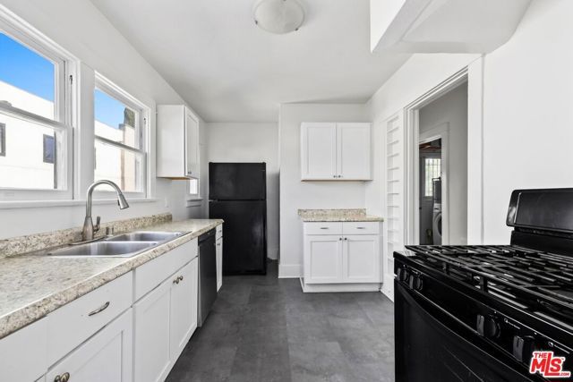 718 N Hoover Street, Los Angeles, CA 90029
