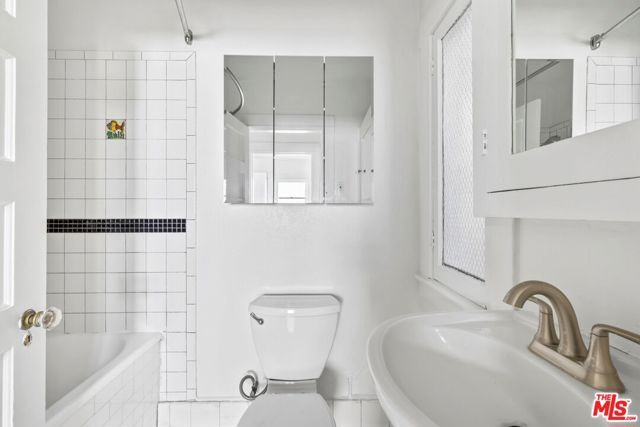 718 N Hoover Street, Los Angeles, CA 90029