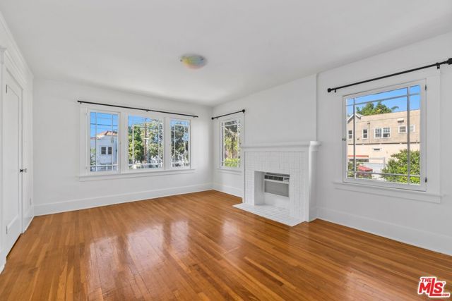 718 N Hoover Street, Los Angeles, CA 90029