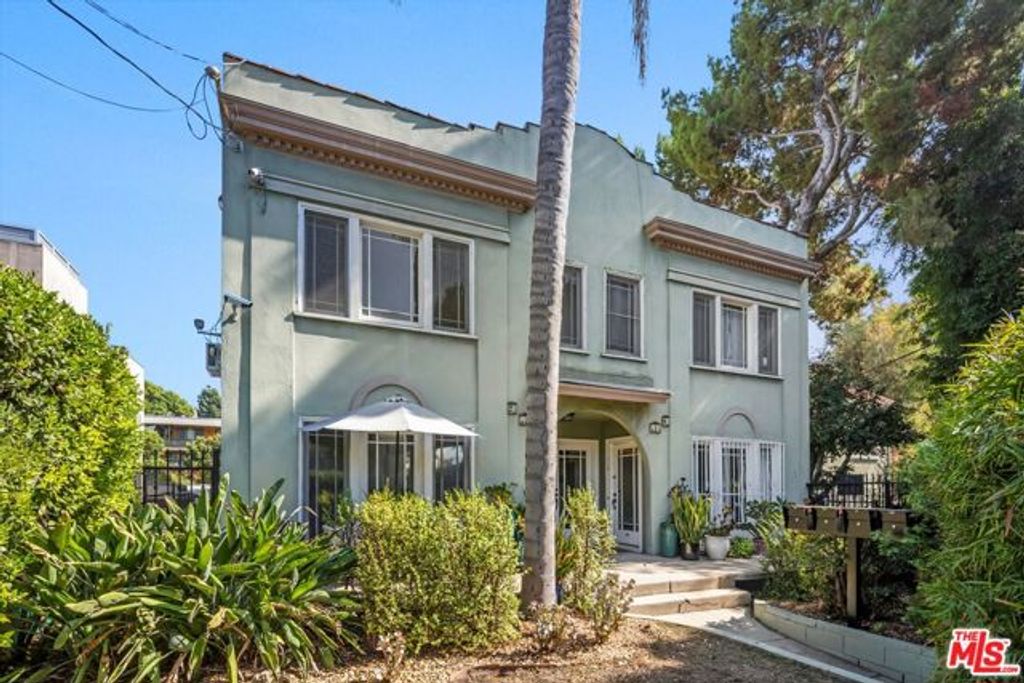 718 N Hoover Street, Los Angeles, CA 90029